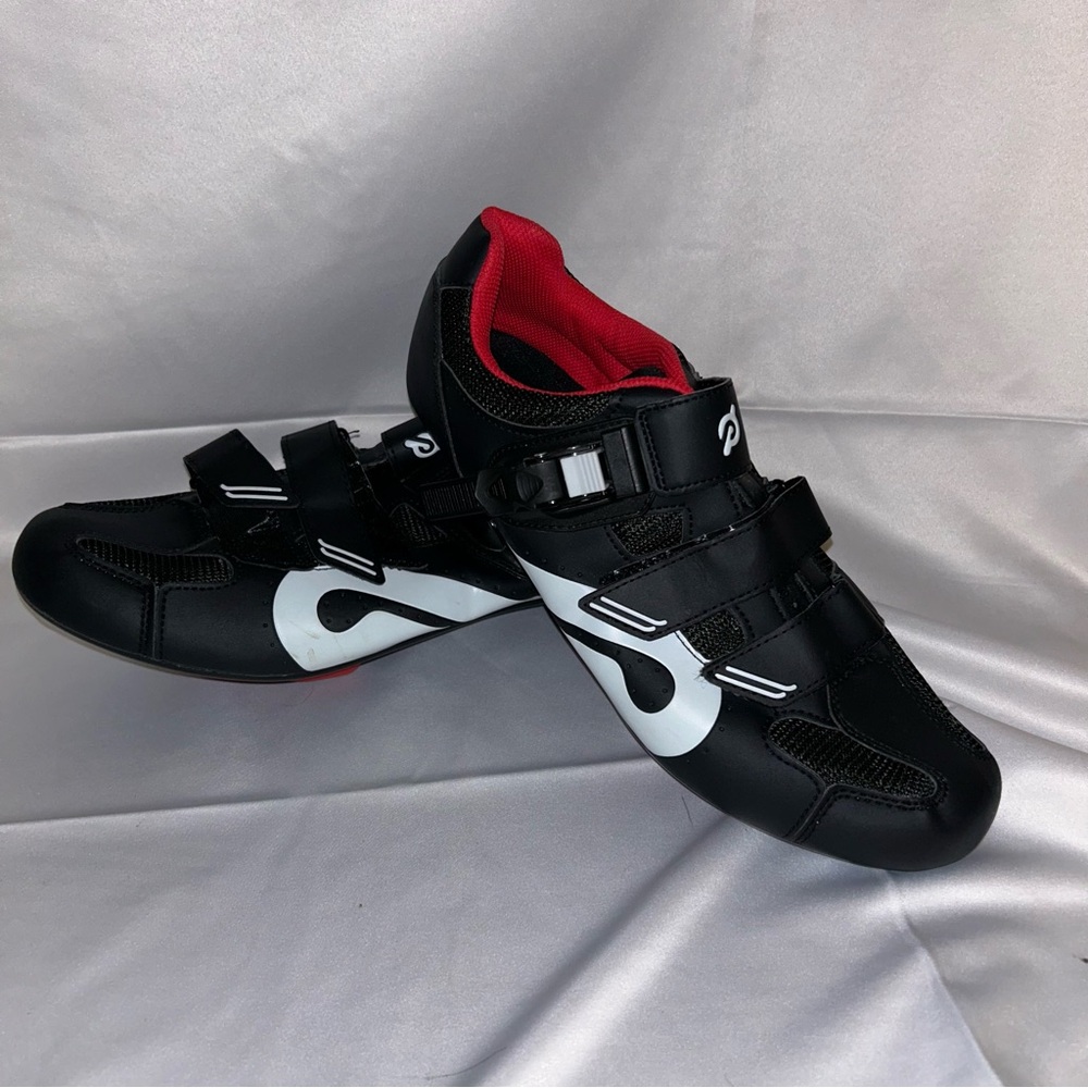 Peleton Cycling Cleats - LIKE NEW SIZE 45